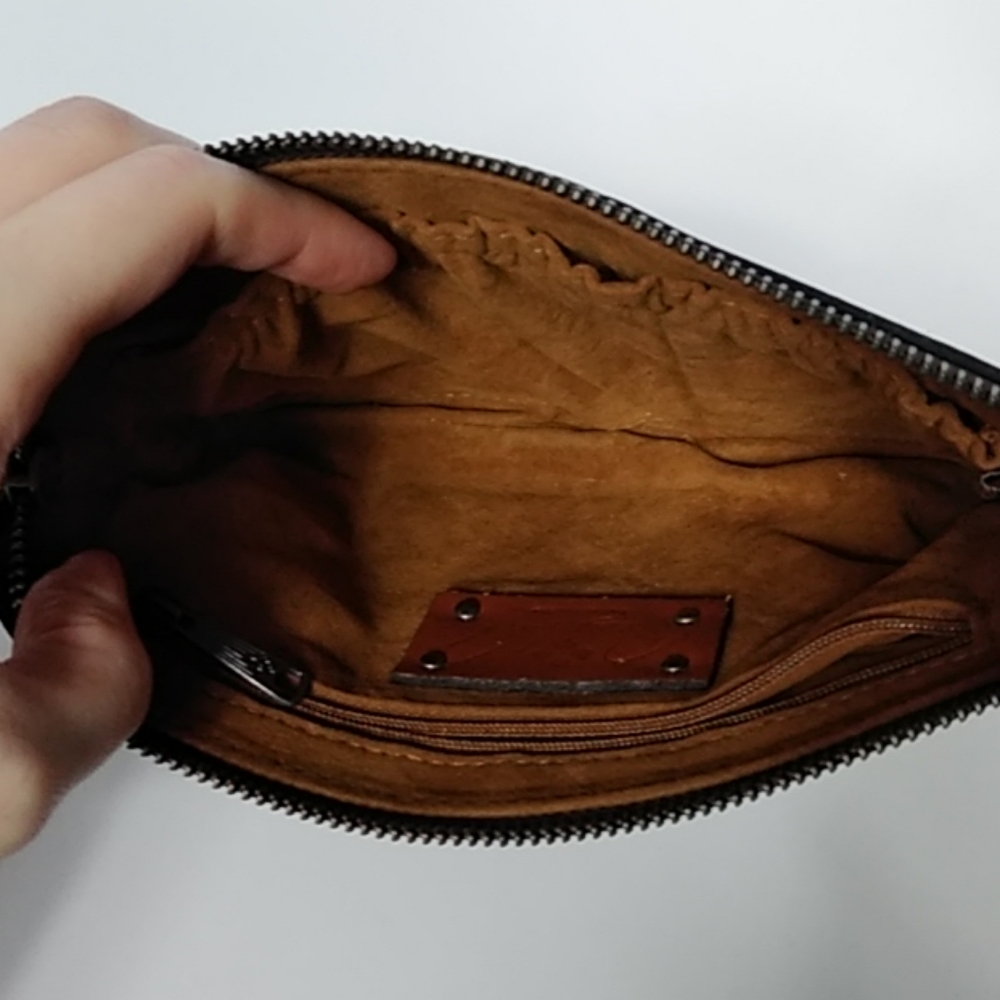 Patricia Nash Tooled Leather Cassini Wristlet - Picture 4 of 5